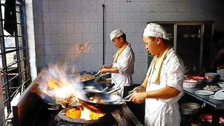 娇妻4p被八个男人伺候电影